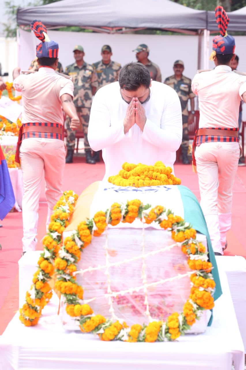 पटना पहुंचा शहीद बीएसएफ जवान मोहम्मद इम्तियाज का पार्थिव शरीर
