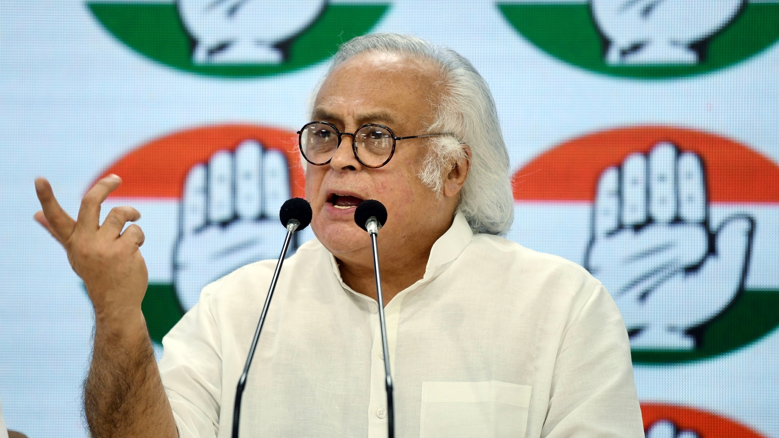 राजनयिक पहल की सख्त जरूरत है, लेकिन दोहरा मापदंड क्यों: कांग्रेस