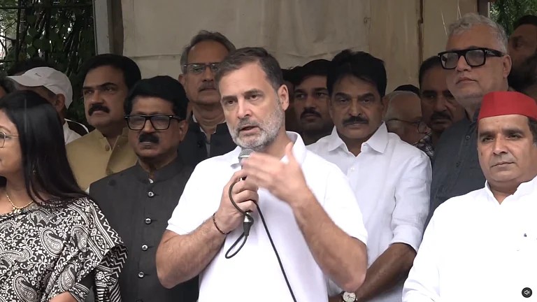 दूसरे राज्यों के लोगों को दिल्ली आने से रोक रहे हैं शाह: राहुल गांधी