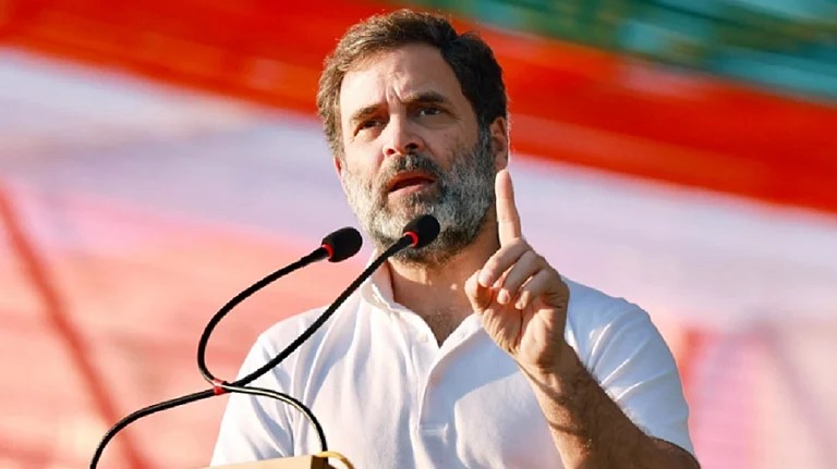 तिरंगा लहराना अपराध नहीं, युवाओं को जेल में डालना कायरता: राहुल